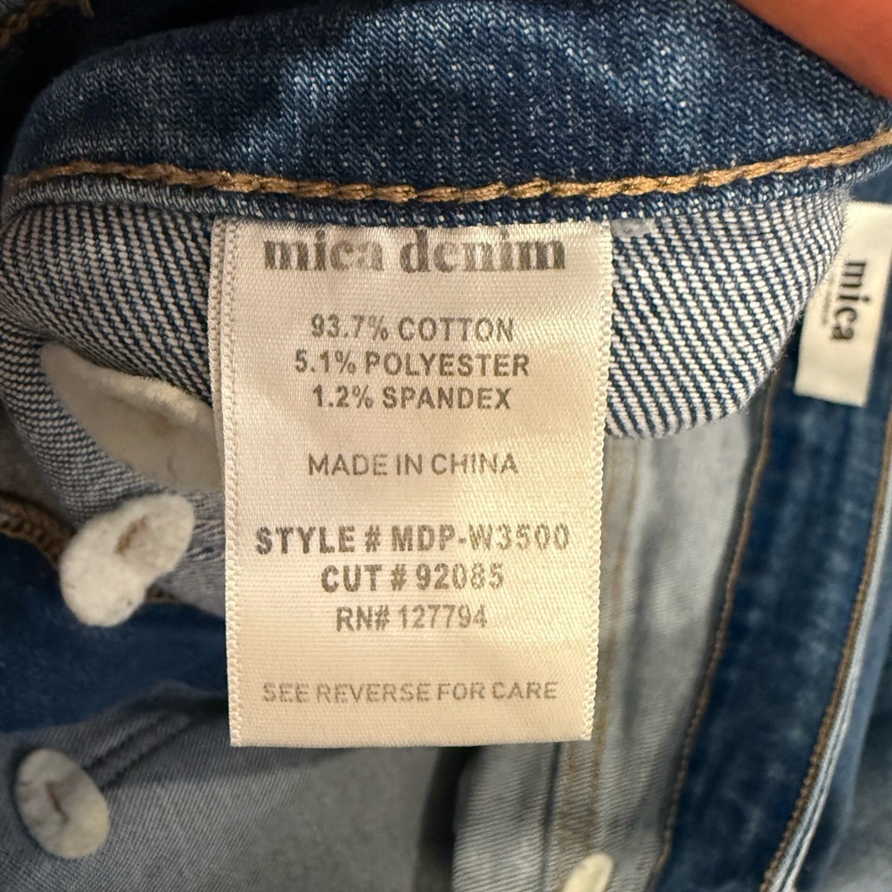 🔥NWOT Mica Blue Denim Women's Loose Fit Jeans Sz 31🔥 - Picture 3 of 8